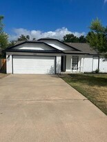 11612 Ruffed Grouse Dr in Austin, TX - Building Photo