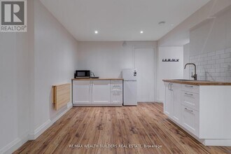 172 Indian Rd Crescent in Toronto, ON - Building Photo - Building Photo
