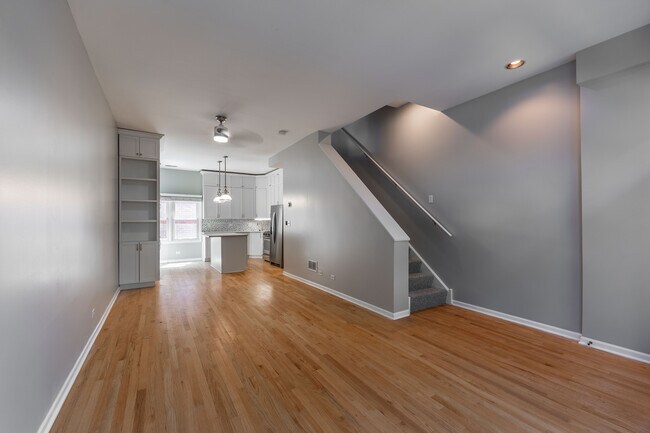 property at 855 W Erie St