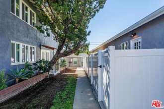 1818 W Glenoaks Blvd in Glendale, CA - Foto de edificio - Building Photo