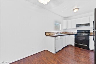 24 Rose St in North Las Vegas, NV - Building Photo - Building Photo