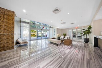 3030 NE 188th St in Aventura, FL - Building Photo - Building Photo