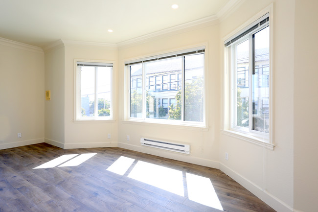 Balboa Luxury Apartments in San Francisco, CA - Building Photo - Interior Photo