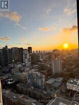 238 Simcoe St in Toronto, ON - Building Photo