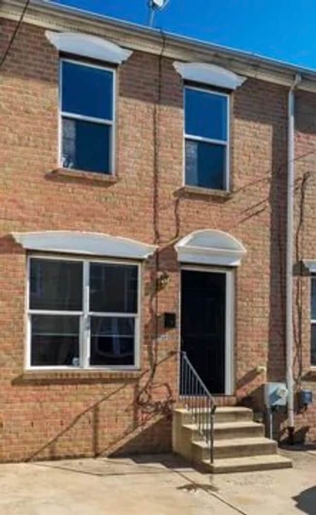 property at 1119 E Hewson St