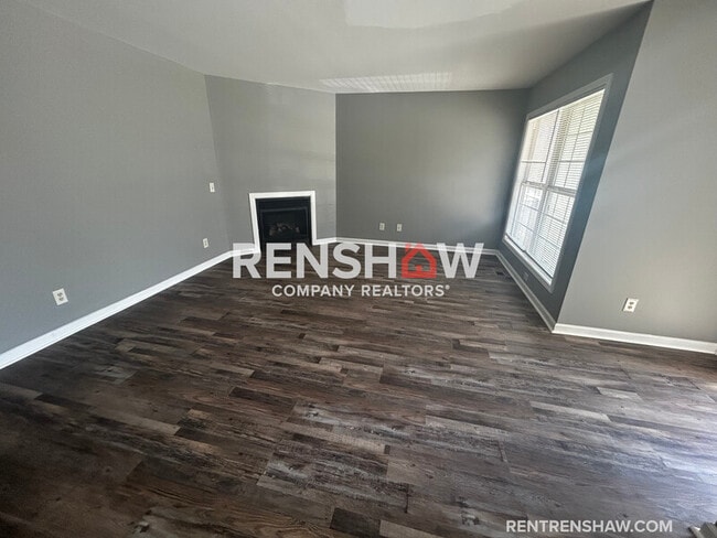 157 Cloverdale St in Jackson, TN - Building Photo - Building Photo