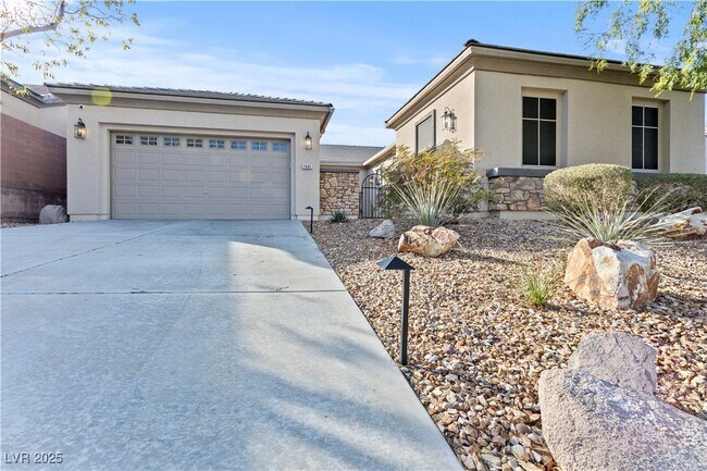 2685 La Boutique St in Henderson, NV - Building Photo - Building Photo