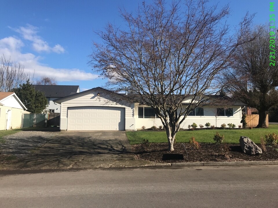 12705 NW 44th Ave in Vancouver, WA - Building Photo