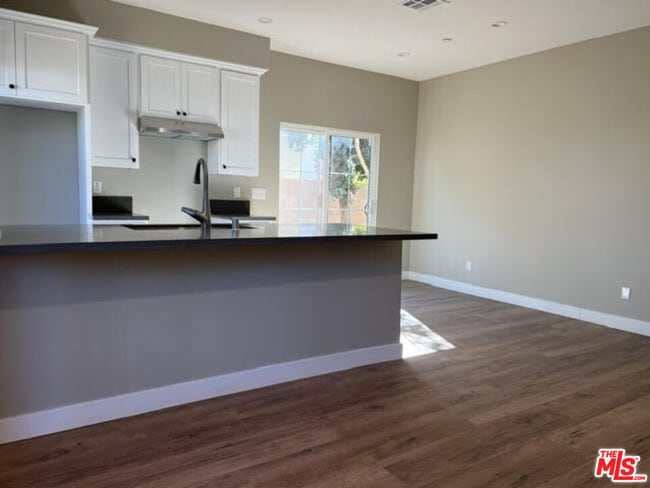 334 Stepney St in Inglewood, CA - Building Photo - Building Photo