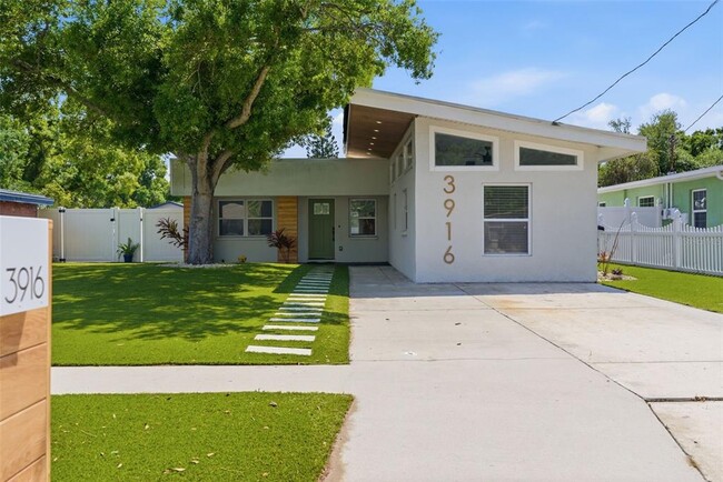 3916 W Iowa Ave in Tampa, FL - Building Photo - Building Photo