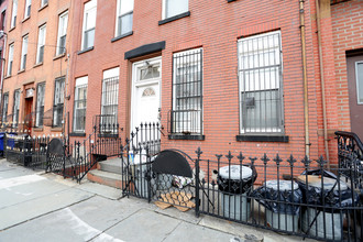 667 Henry St in Brooklyn, NY - Building Photo - Building Photo