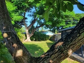 9400 SW 180th St in Palmetto Bay, FL - Building Photo - Building Photo