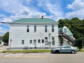 1902 E Oak St in New Albany, IN - Building Photo - Building Photo