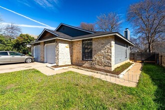 2003 Willowbend Dr in Round Rock, TX - Foto de edificio - Building Photo