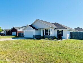 425 Shadecrest Dr in Panama City, FL - Building Photo - Building Photo