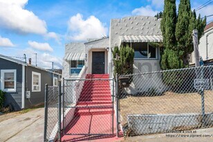 2617 78th Ave in Oakland, CA - Building Photo