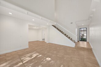 514 Blue Water Ln in Fullerton, CA - Foto de edificio - Building Photo