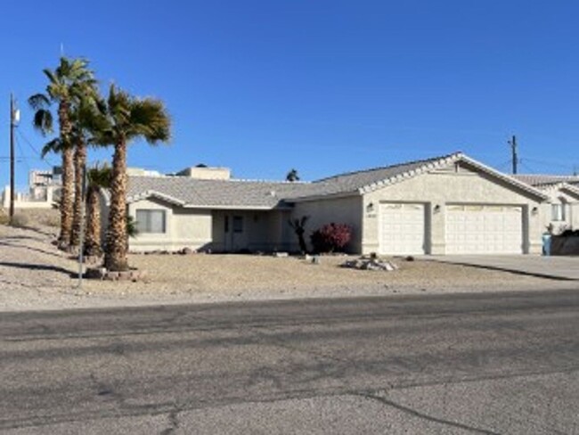 1450 N Lake Havasu Ave in Lake Havasu City, AZ - Building Photo - Building Photo