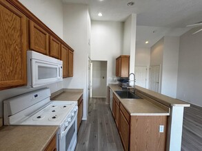 1105 Meadowlark Way SE in Rio Rancho, NM - Building Photo - Building Photo