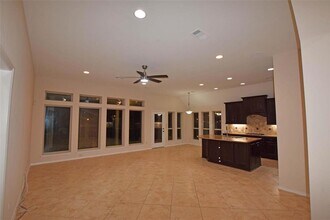 2918 Silhouette Bay Dr in Pearland, TX - Building Photo - Building Photo