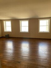 4 S Front St, Unit 4 in Philadelphia, PA - Building Photo - Building Photo