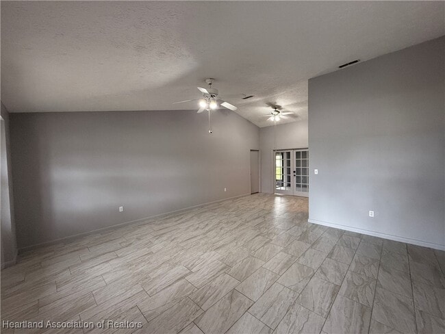 5418 Granada Blvd in Sebring, FL - Building Photo - Building Photo