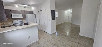 935 NE 33rd Terrace in Homestead, FL - Building Photo - Building Photo