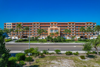 La Contessa Condos in Redington Beach, FL - Building Photo - Building Photo