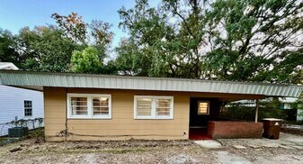 1493 Guice Pl in Biloxi, MS - Building Photo