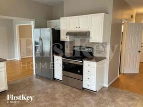 6303 Cardinal Wood Dr in Greensboro, NC - Building Photo - Building Photo