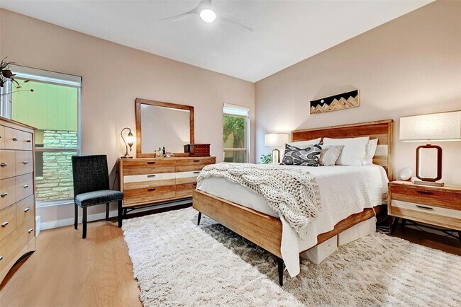 property at 1509 W 39th 1/2 St