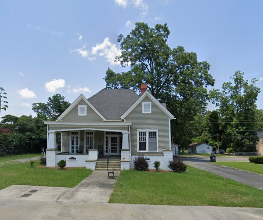 209 E 12th Ave in Cordele, GA - Building Photo