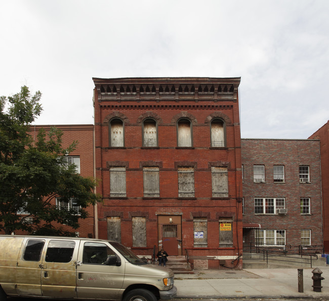 27 Granite St in Brooklyn, NY - Building Photo - Building Photo