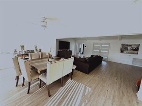 4905 Bayberry Ln in Tamarac, FL - Building Photo - Building Photo