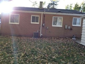 741 Dorset Ave in Ypsilanti, MI - Building Photo - Building Photo