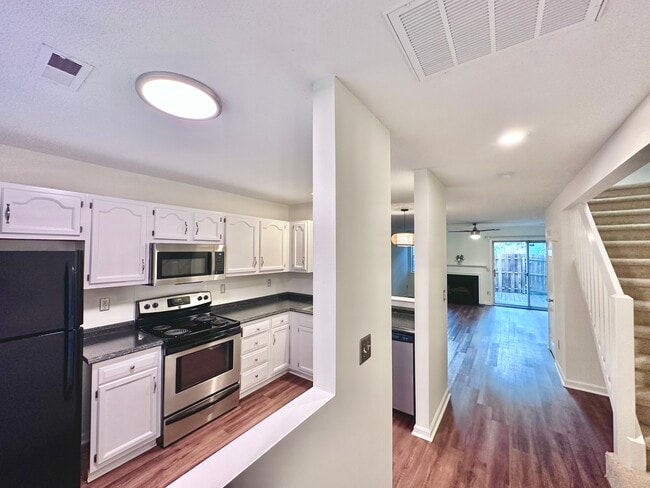 9204 4 Mile Creek Rd in Charlotte, NC - Building Photo - Building Photo