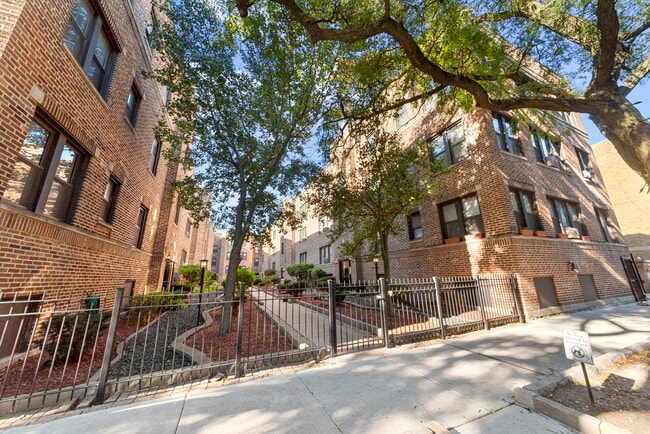 property at 3731 N Pine Grove Ave