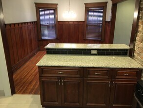 76 Cottage St, Unit Lower Apartment in Buffalo, NY - Foto de edificio - Building Photo