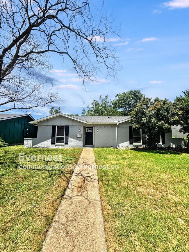 property at 807 Meadow Mead Dr