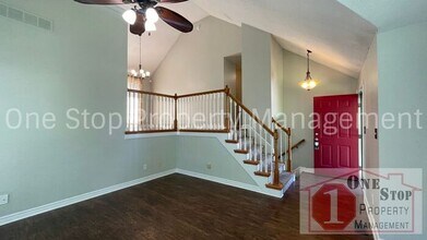 711 Furlong Dr in Raymore, MO - Building Photo - Building Photo