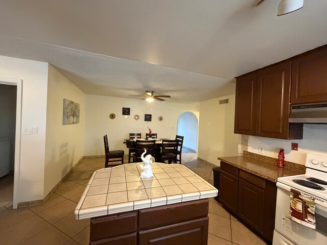 8119 W Glenrosa Ave in Phoenix, AZ - Building Photo - Building Photo