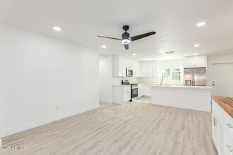 120 W Hu Esta Dr in Tempe, AZ - Building Photo - Building Photo