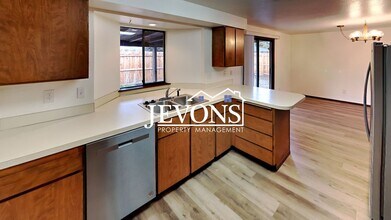 1202 S 39th Ave in Yakima, WA - Building Photo - Building Photo