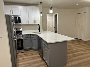 301X Dupont Ave in Baltimore, MD - Building Photo - Building Photo