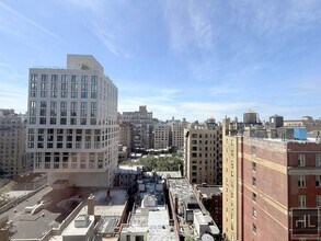 Sun filled Studio on a high floor - WEST E in New York, NY - Foto de edificio - Building Photo
