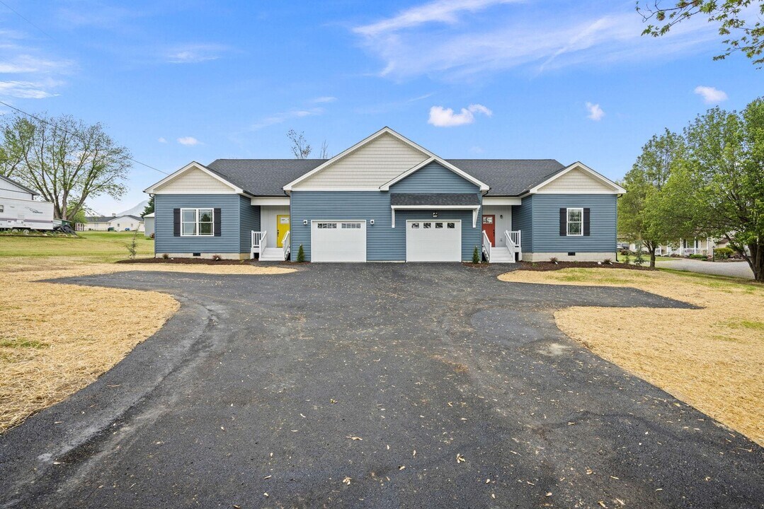 10609 McGaheysville Rd in McGaheysville, VA - Building Photo
