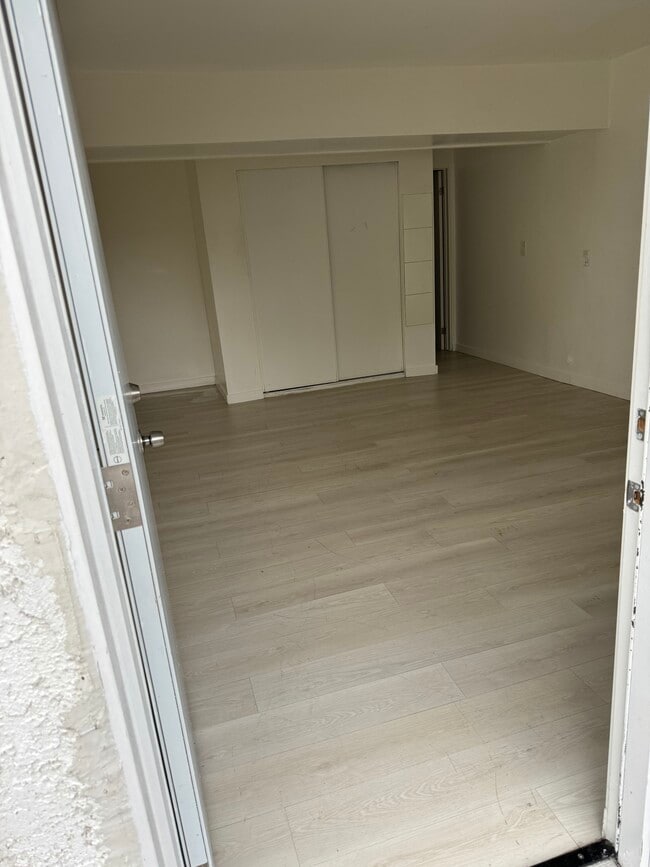 4929 W 118th Plz, Unit A in Hawthorne, CA - Building Photo - Building Photo