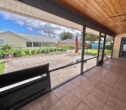 1927 NE San Carlos Calle in Jensen Beach, FL - Building Photo - Building Photo