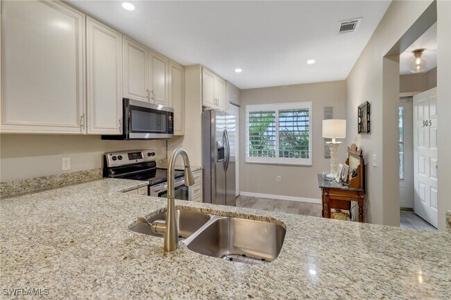 property at 3002 Sandpiper Bay Cir