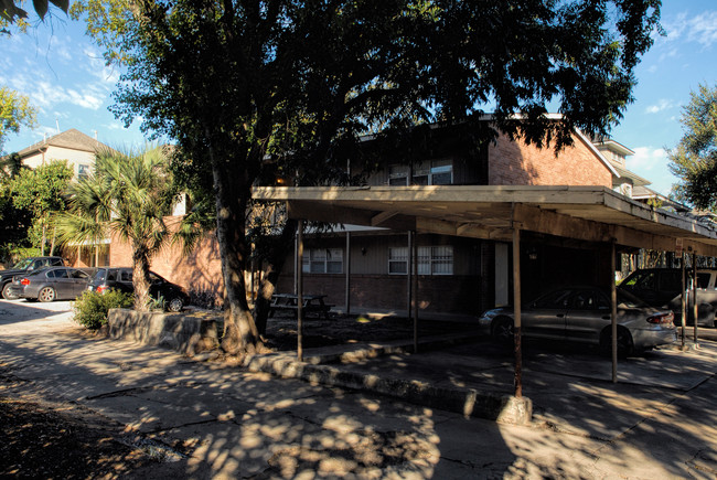 Courtyard at Garrott in Houston, TX - Building Photo - Building Photo